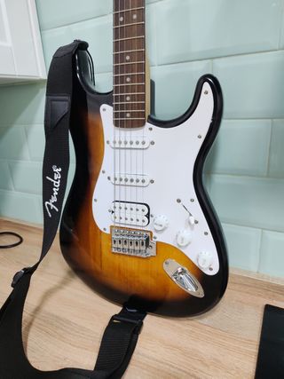 Guitarra Eléctrica Fender Squier stratocaster