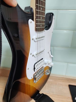 Guitarra Eléctrica Fender Squier stratocaster