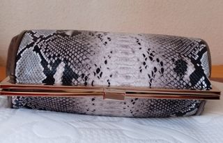 BOLSO SERPIENTE MARRON 