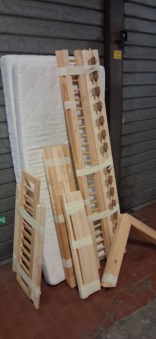 Letto a casetta Montessori in legno + 2 materassi 