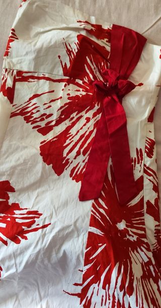 Vestido strapless blanco y rojo