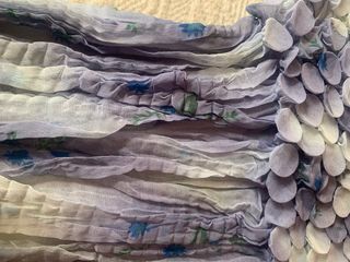 Top con tela que hace relieve que sienta fenomenal