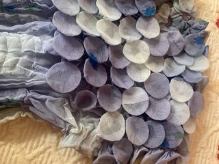 Top con tela que hace relieve que sienta fenomenal