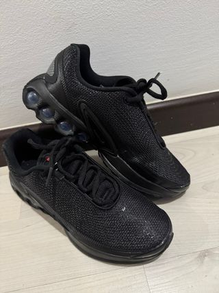 Zapatillas Nike Air Negras Talla 37.5 Sin Uso