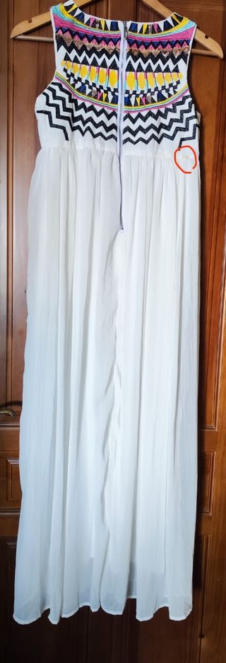 Vestido largo blanco con bordado multicolor
