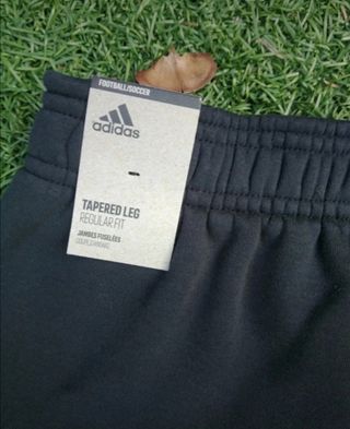 Pantalones chándal Adidas negros