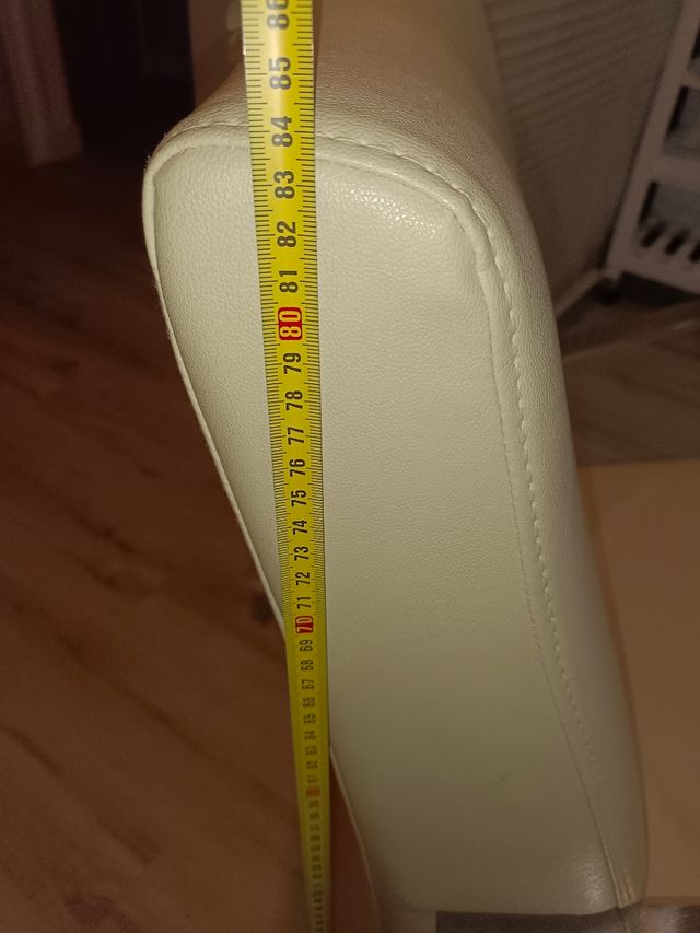 Butaca diseño polipiel beige y metal
Dispongo de 2