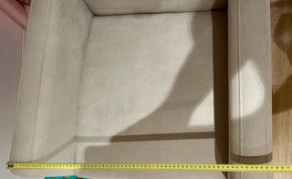 Butaca mecedora Kenay tela y madera