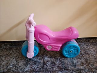 Moto correpasillos Feber Nenuco rosa y azul