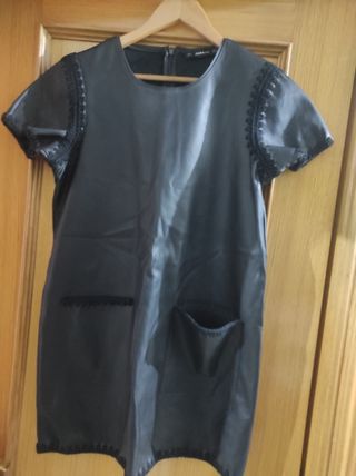 Vestido Zara polipiel negro