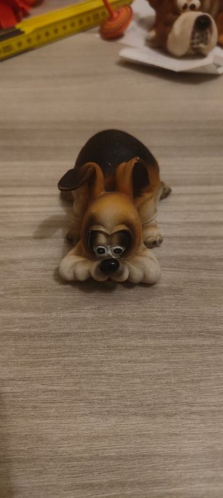 Soprammobile cane simpatico