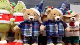 Peluche de oso navideño a cuadros