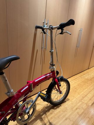 Bicicleta plegable Dahon roja