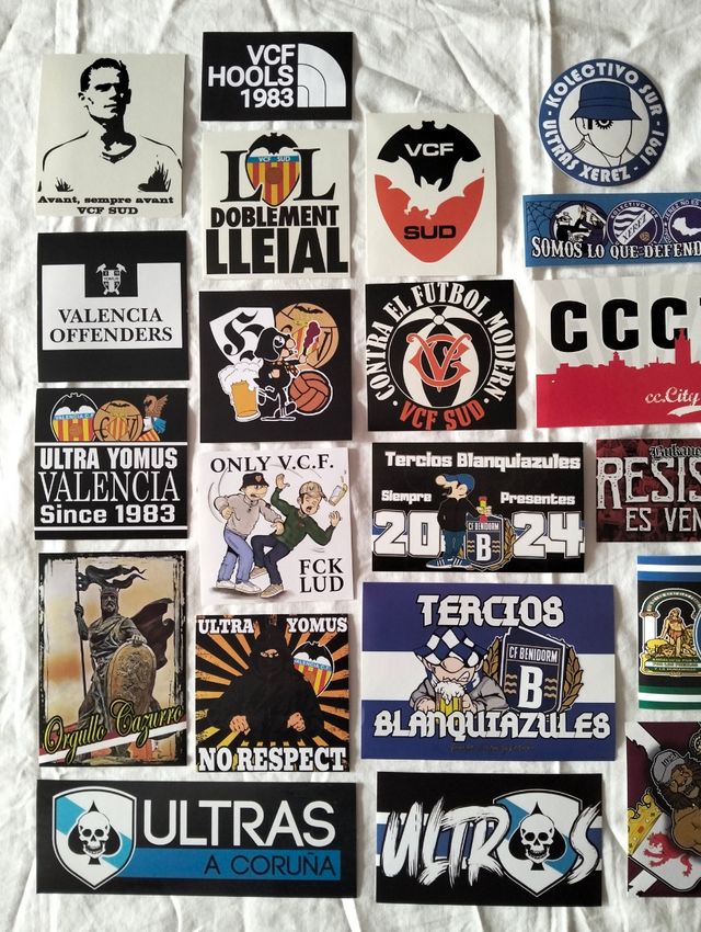 Lote 29 pegatinas grupos ultras futbol España 