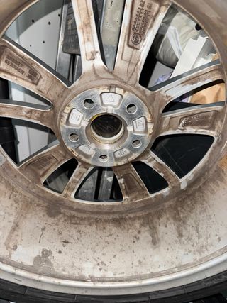 Llantas 17 pulgadas Skoda con neumaticos nuevos