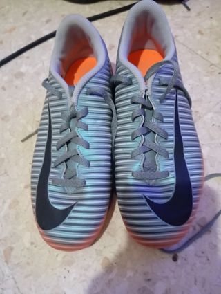 Tenis Nike Gris y Naranja
