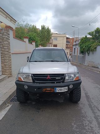 Mitsubishi Montero 2003