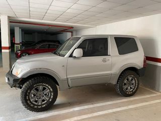 Mitsubishi Montero 2003
