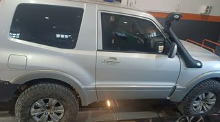 Mitsubishi Montero 2003