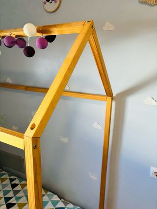 Cama Montessori madera + colchón + extras