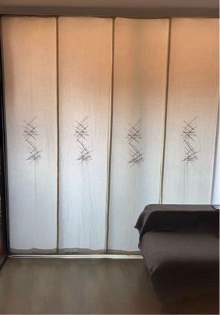 Tende a pannello giapponesi beige e grigie