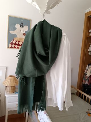 Bufanda verde con flecos