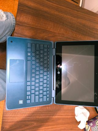 Portátil HP Táctil con Windows Pro Azul