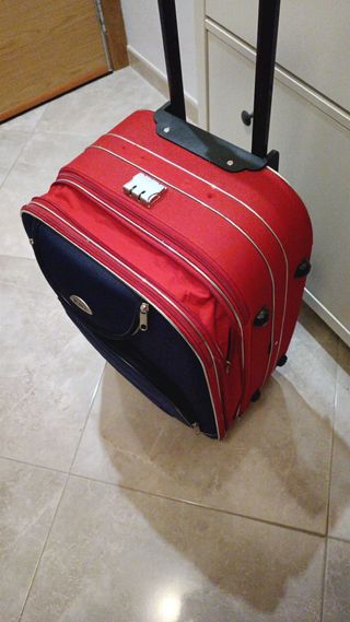 Maleta de viaje grande azul y roja