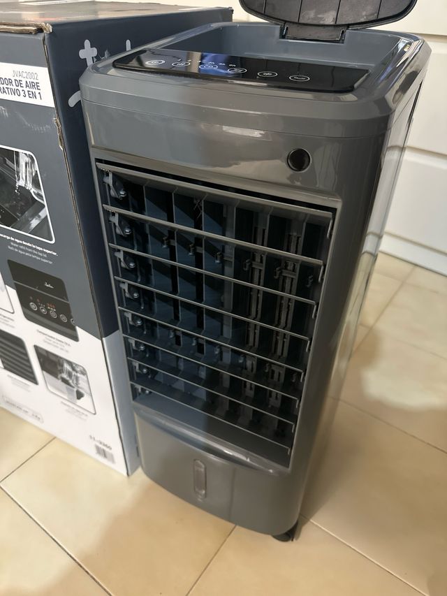 Climatizador de aire evaporativo 3 en 1 en su caja