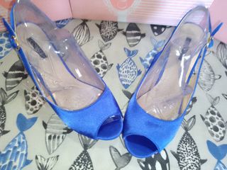 Zapatos de tacón azul peep toe