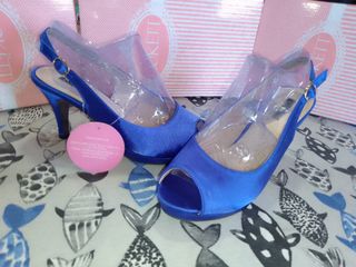 Zapatos de tacón azul peep toe
