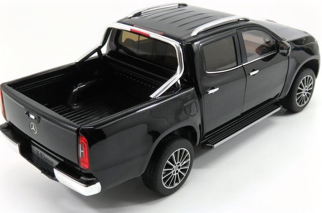 Mercedes X-Klasse 1/18 Negro