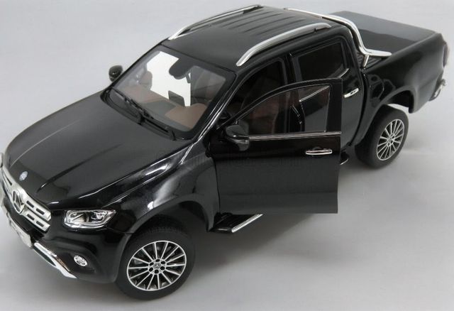 Mercedes X-Klasse 1/18 Negro