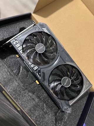ASRock Challenger Intel ARC B570 Tarjeta Gráfica