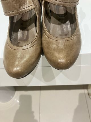 Zapatos de piel B D A marrones