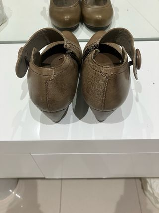 Zapatos de piel B D A marrones