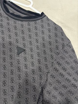Camiseta Guess Original Estampada Gris