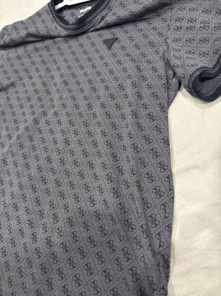Camiseta Guess Original Estampada Gris