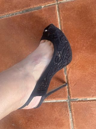 Zapatos de tacón con encaje negro