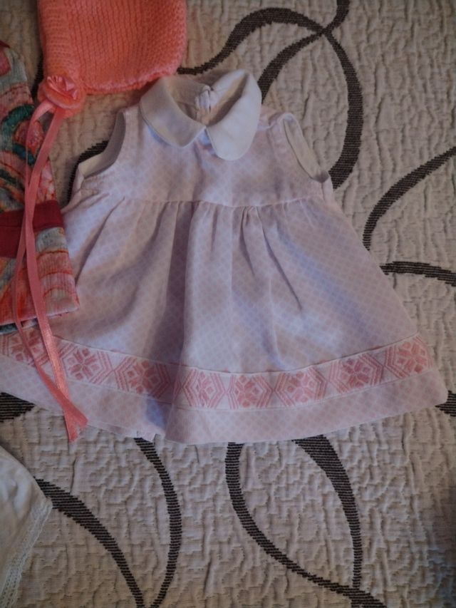 MUÑECA LOTE VESTIDOS 