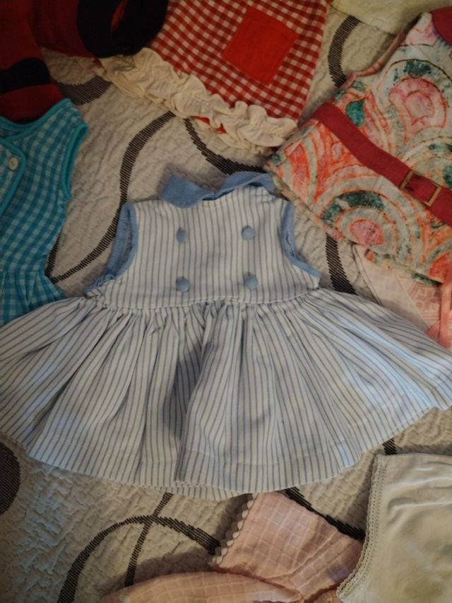 MUÑECA LOTE VESTIDOS 