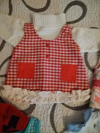 MUÑECA LOTE VESTIDOS 