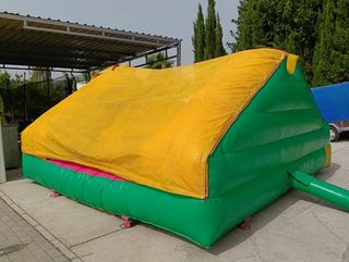 Alquiler y venta hinchable pequeño niños