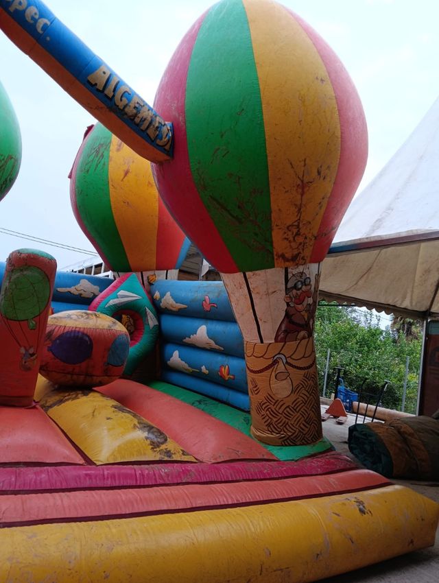 Alquiler y venta hinchable pequeño niños