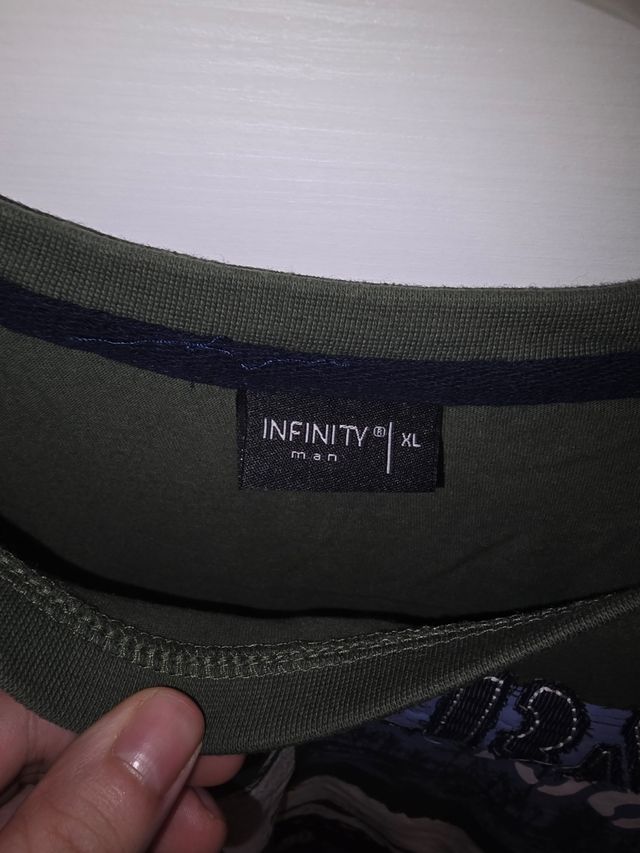 T-shirt Infinity verde con stampa