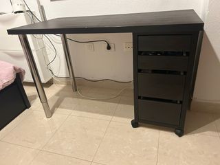 Escritorio IKEA Negro 4 Cajones