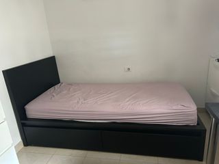 Cama individual IKEA con almacenaje