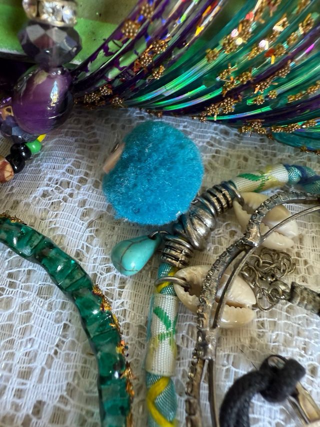 Grande lotto di braccialetti assortiti