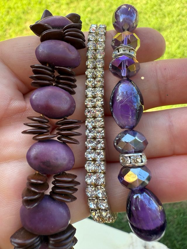 Grande lotto di braccialetti assortiti