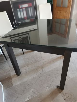 Mesa de comedor extensible de madera y con cristal